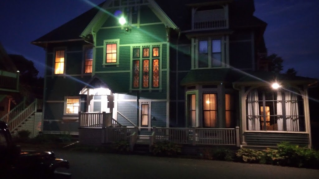 Victorias Historic Inn | 600 Main St, Wolfville, NS B4P 1E8, Canada | Phone: (800) 556-5744