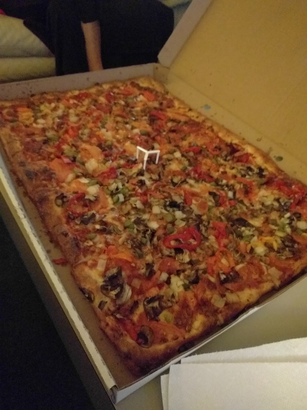 Comos Pizza | 1255 Grand Marais Rd W, Windsor, ON N9E 1E1, Canada | Phone: (519) 966-4242