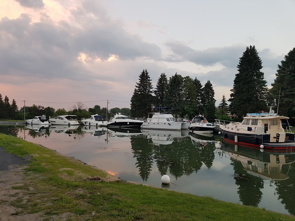 Chambly Canal National Historic Site of Canada | Avenue Bourgogne, Chambly, QC J3L 4C3, Canada | Phone: (450) 658-4381