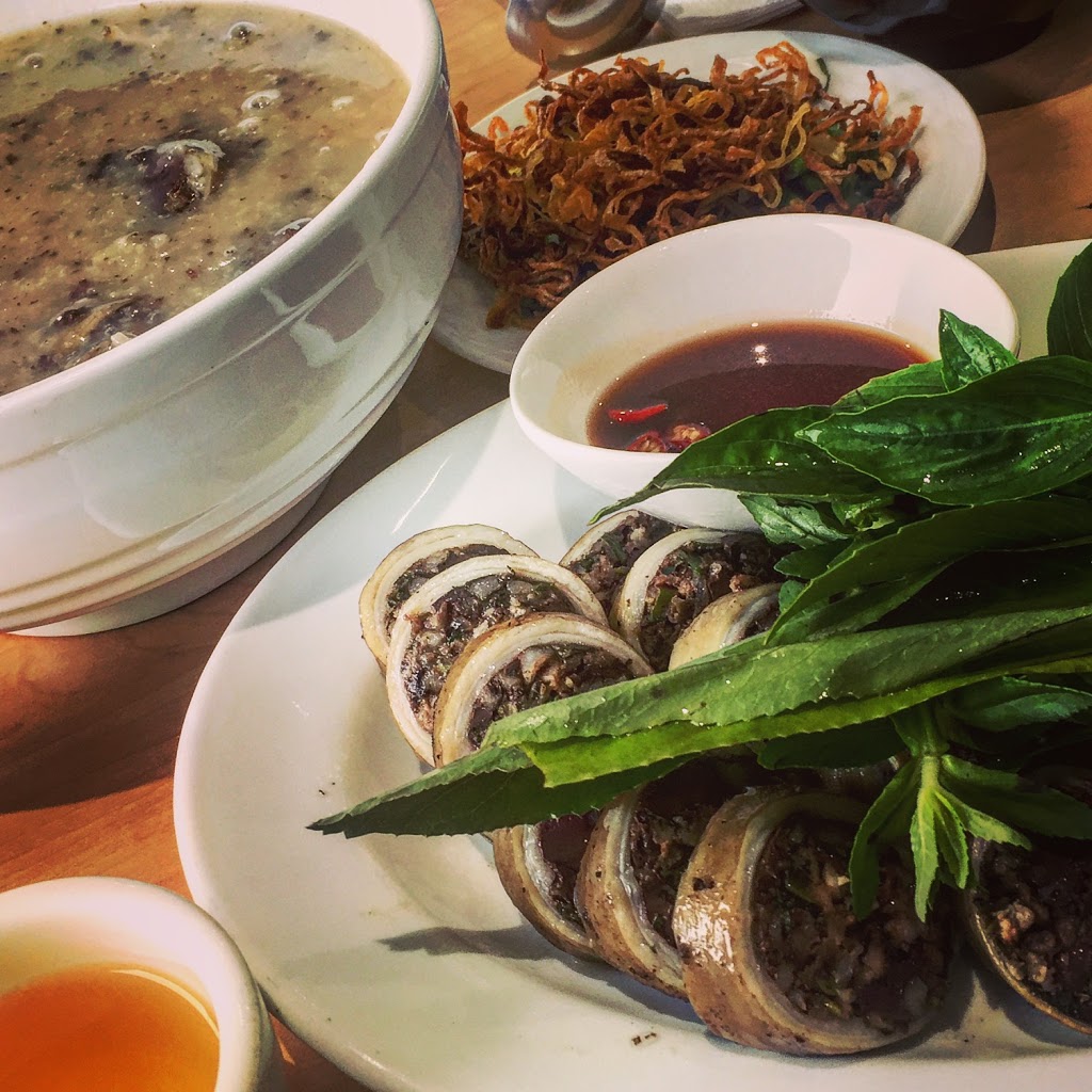 Pho Son Vietnamese Restaurant | 2422 St Clair Ave W, Toronto, ON M6N 1L2, Canada | Phone: (416) 901-3437