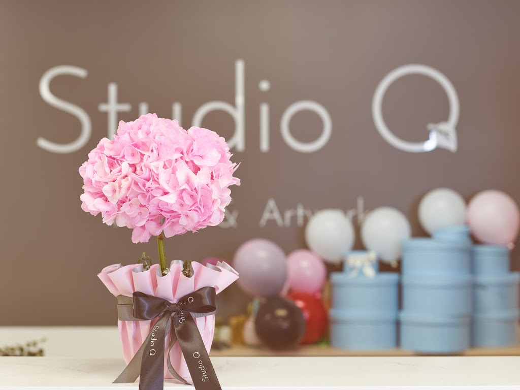 Studio Q Floral & Artworks | 3555 Hawkestone Rd, Mississauga, ON L5C 2V1, Canada | Phone: (647) 994-9699