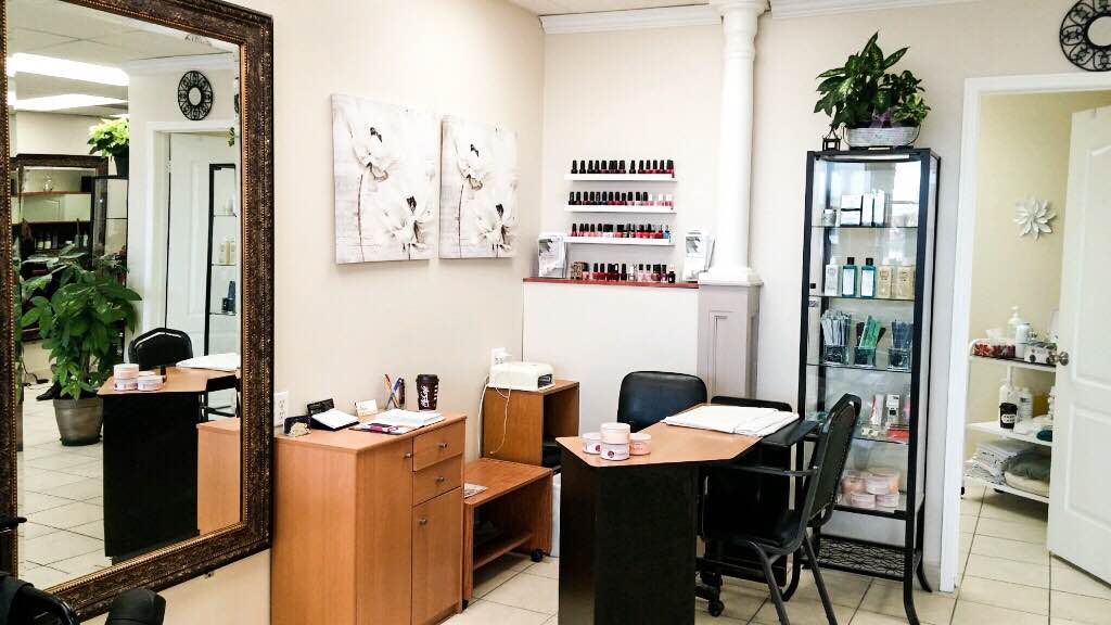 Sues Salon and Spa | 28 Sandiford Dr #5, Whitchurch-Stouffville, ON L4A 7X5, Canada | Phone: (905) 642-8885