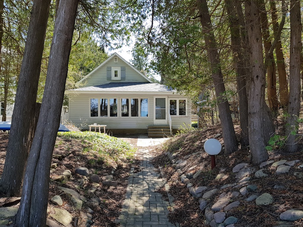 Pelican Cottage | 191 Burns Ln, Southampton, ON N0H 2L0, Canada | Phone: (519) 832-2444