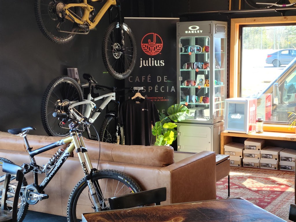 Pittstop Vélo-Café | 80 Boulevard de Bromont, Bromont, QC J2L 2K3, Canada | Phone: (450) 534-3777