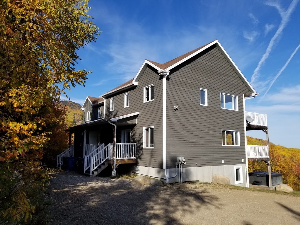 LÉveil du fleuve | 13 Chemin de la Vieille-Rivière, Petite-Rivière-Saint-François, QC G0A 2L0, Canada | Phone: (833) 355-5685