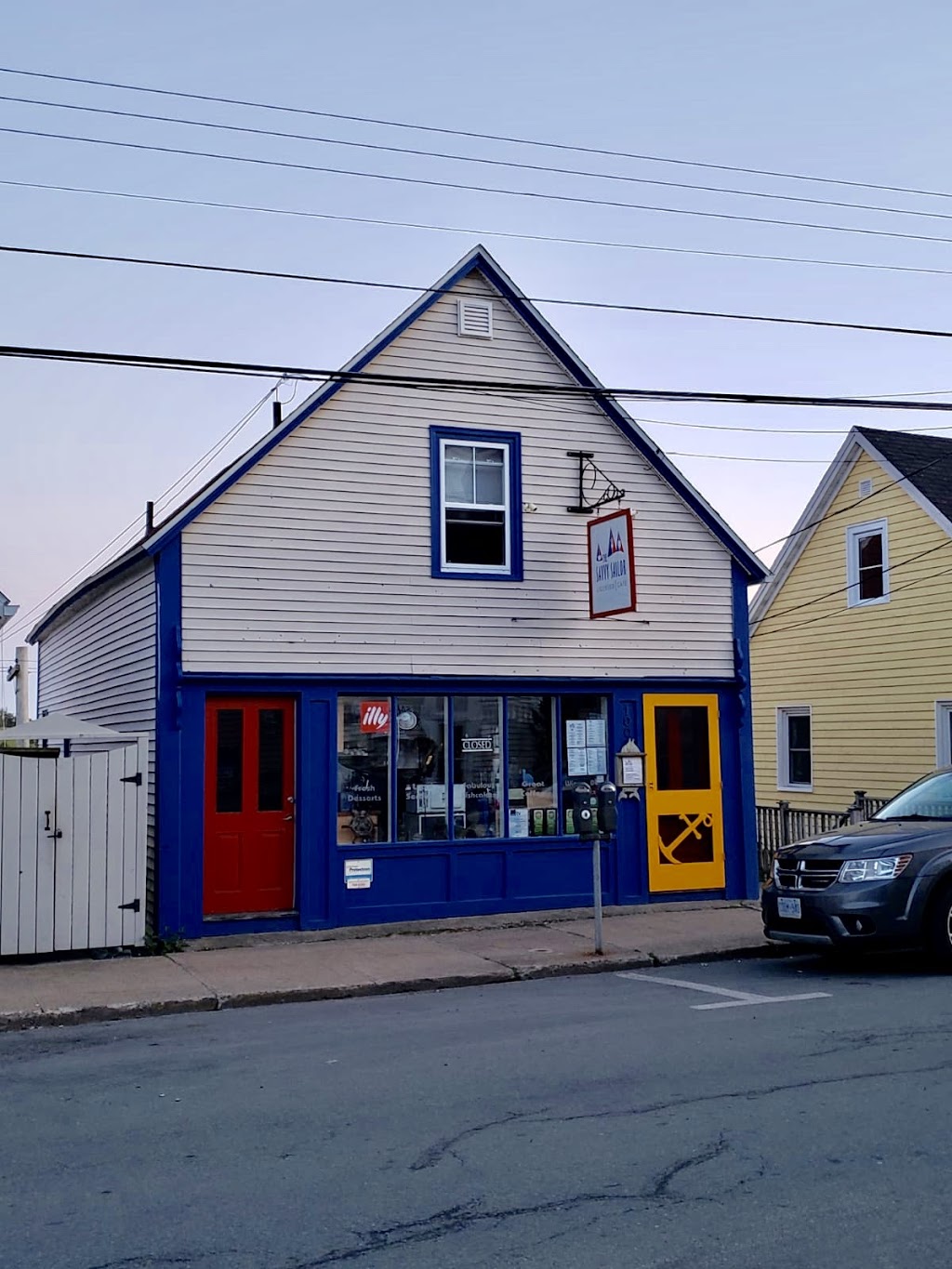 The Savvy Sailor Cafe | 100 Montague St, Lunenburg, NS B0J 2C0, Canada | Phone: (902) 640-7245