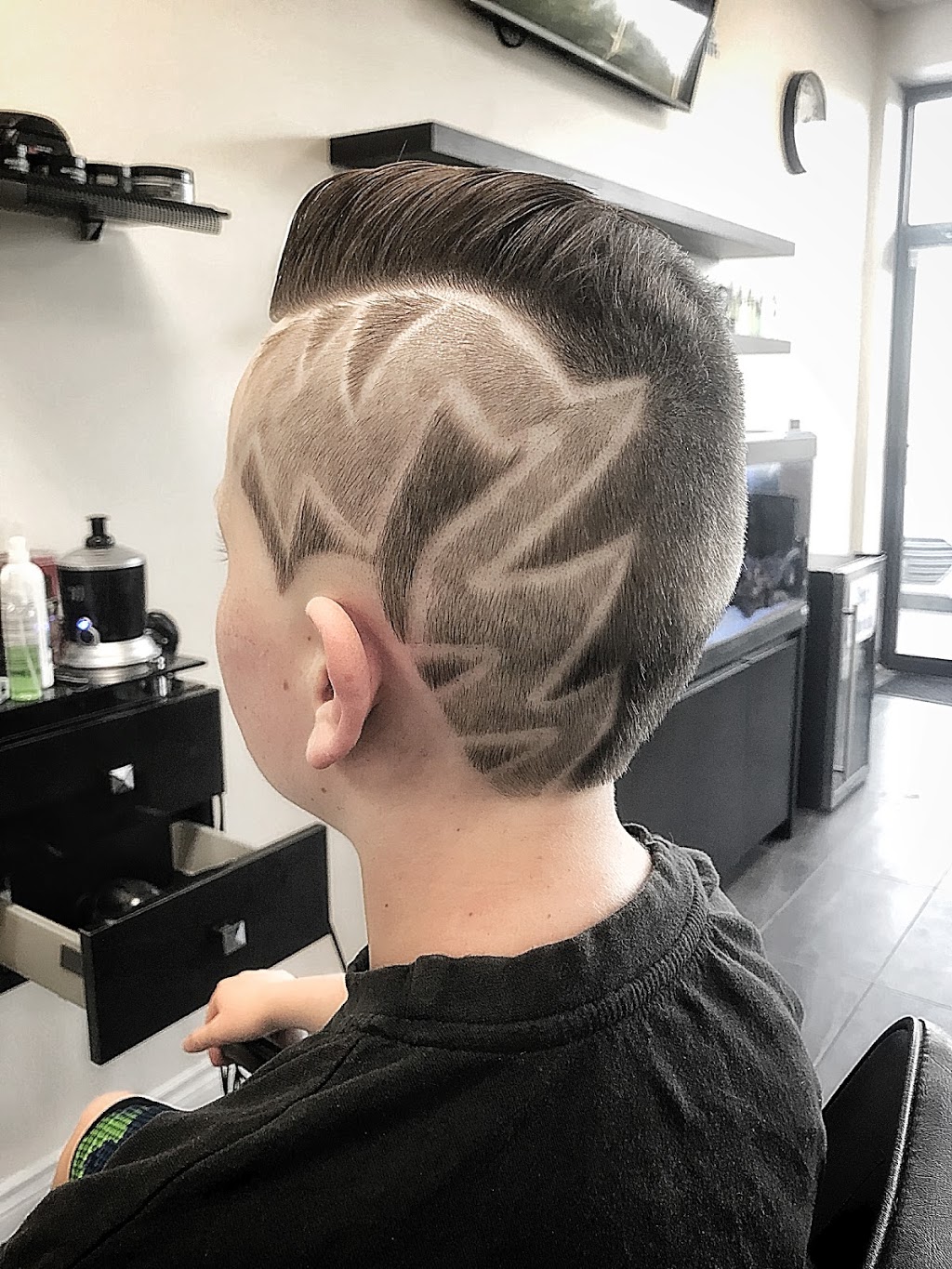 N&R BarberShop | 575 River Glen Blvd #5, Oakville, ON L6H 6X6, Canada | Phone: (289) 259-3799