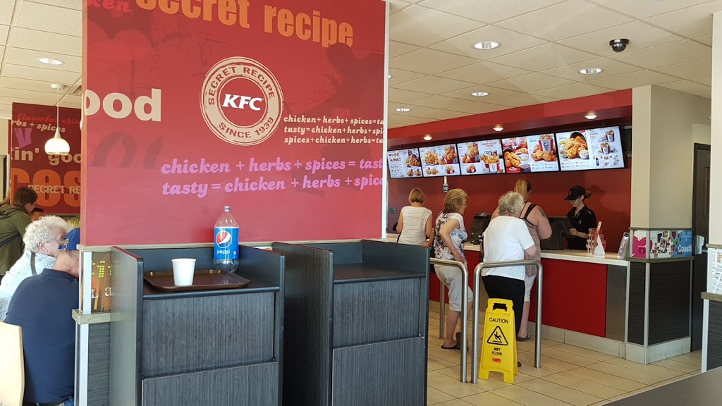 KFC | 3110 Diefenbaker Dr, Saskatoon, SK S7L 6T4, Canada | Phone: (306) 668-2640