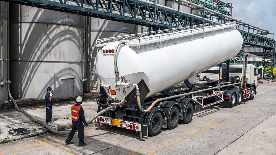 DEEP TRUCK DRIVING & FORKLIFT TRAINING SCHOOL | 557 Dixon Rd #124, Etobicoke, ON M9W 6K1, Canada | Phone: (647) 374-4441