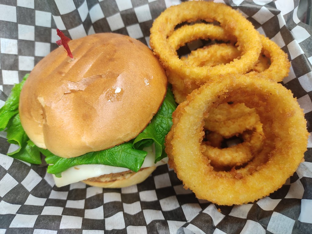 Boardwalk Fries Burgers Shakes - Abbotsford | 30770 Fraser Hwy, Abbotsford, BC V2T 5P5, Canada | Phone: (604) 744-4449