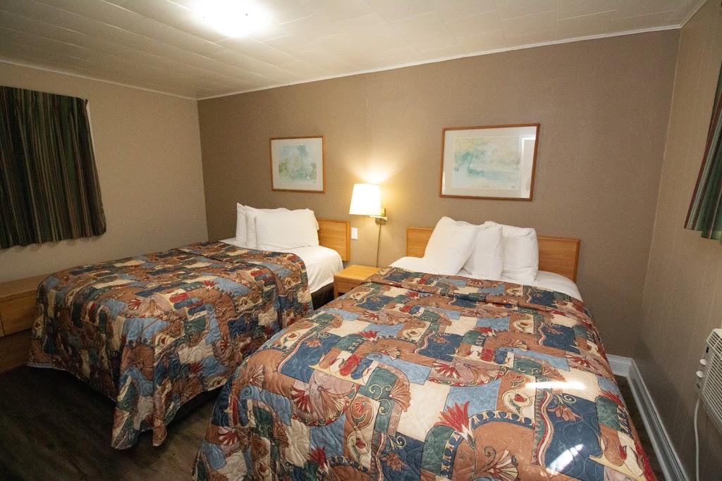 Rogers Motel | 178 Lombard St, Smiths Falls, ON K7A 5B8, Canada | Phone: (613) 283-5200