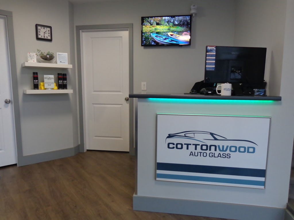 Cottonwood Auto Glass | 45450 Luckakuck Way #4, Chilliwack, BC V2R 3P4, Canada | Phone: (604) 705-2886