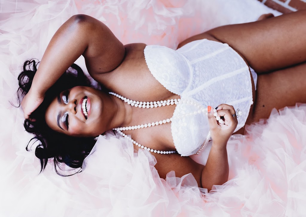 Grace and Glamour Boudoir Photography | Meath Dr, Oshawa, ON L1K 0G5, Canada | Phone: (289) 688-2196