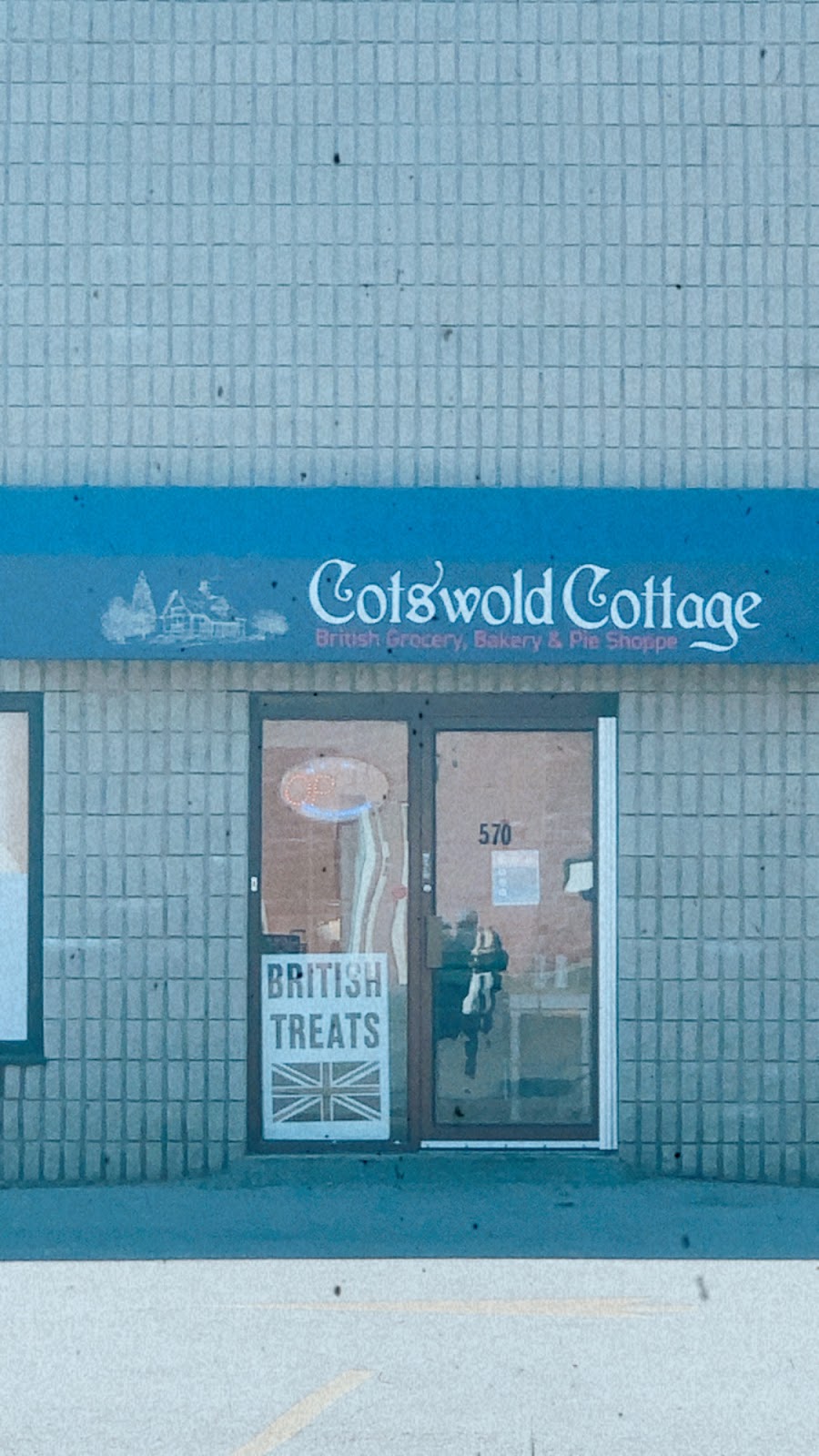 Cotswold Cottage | 570 Steven Ct, Newmarket, ON L3Y 6Z2, Canada | Phone: (905) 953-8335