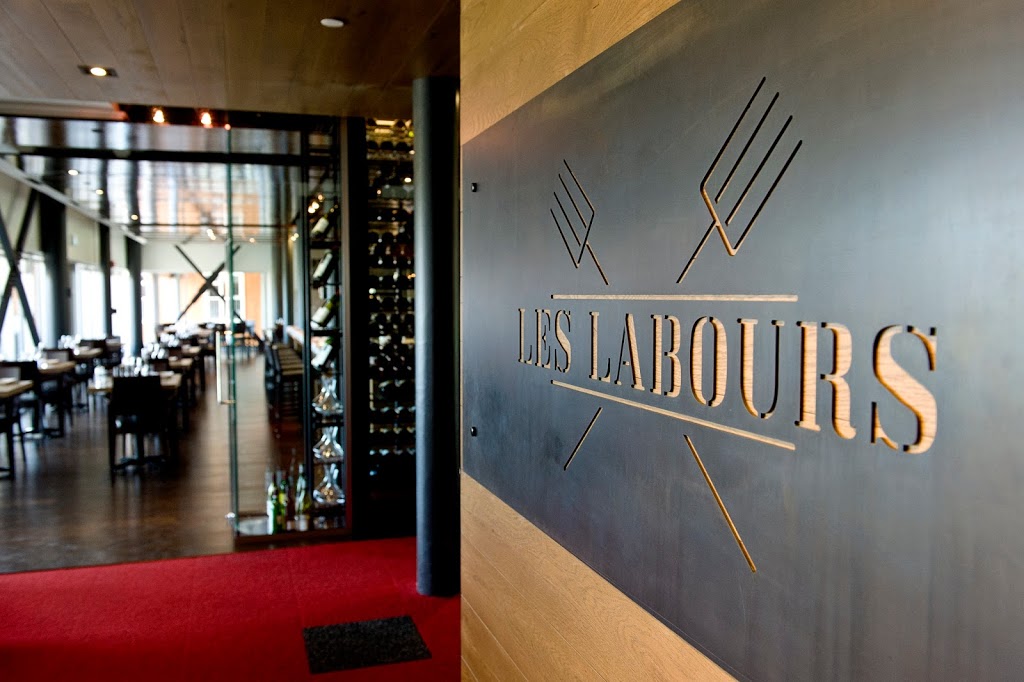 Restaurant Les Labours | 50 Rue de la Ferme, Baie-Saint-Paul, QC G3Z 0G2, Canada | Phone: (844) 240-4700