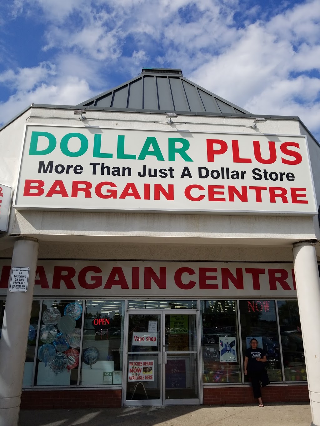 Dollar Plus Bargain Centre | 2528 Finch Ave W, North York, ON M9M 2G3, Canada | Phone: (416) 740-2007