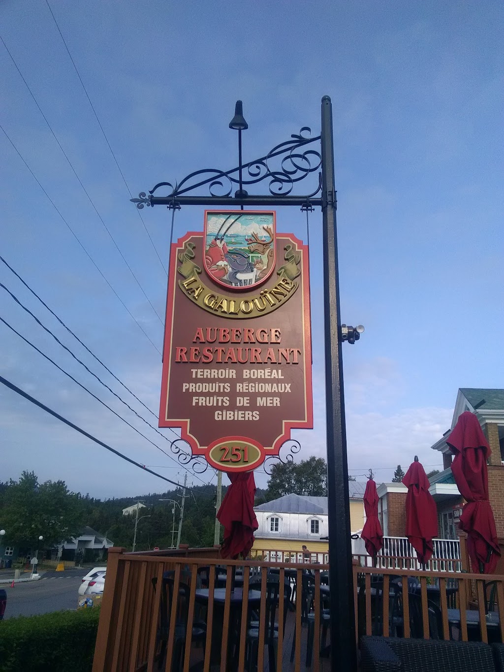 Galouine Auberge & Restaurant | 251 Rue des Pionniers, Tadoussac, QC G0T 2A0, Canada | Phone: (418) 235-4380