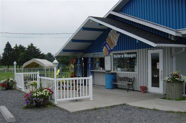 Casse-Croûte Tournesol et Bar Laitier | 2830 Chemin St Pierre N, Sainte-Thècle, QC G0X 3G0, Canada | Phone: (418) 289-3217