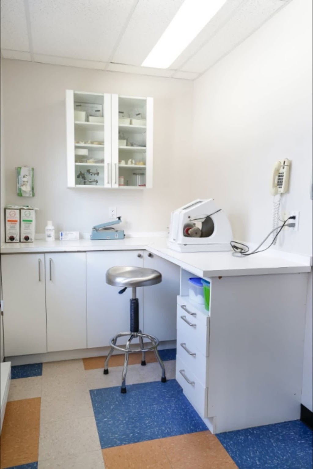 Clinique de denturologie Carl Desbiens | 2315 Bd Sainte-Anne, Québec, QC G1J 1Y4, Canada | Phone: (418) 667-5459