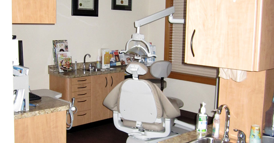 Avonlea Dental Clinic | 5287 Rutherford Rd, Nanaimo, BC V9T 5N9, Canada | Phone: (250) 756-1441