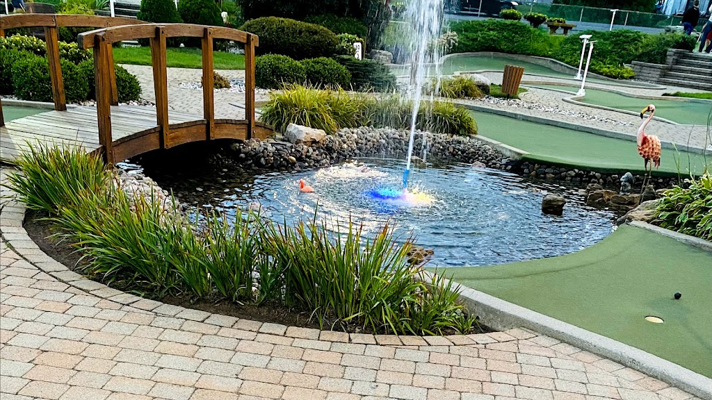 Miniature Golf Fabreville | 3315 Bd Sainte-Rose, Laval, QC H7P 4L7, Canada | Phone: (450) 625-4752