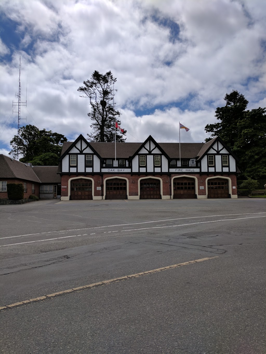 Firemans Park | 1703 Monterey Ave, Victoria, BC V8R 5V5, Canada
