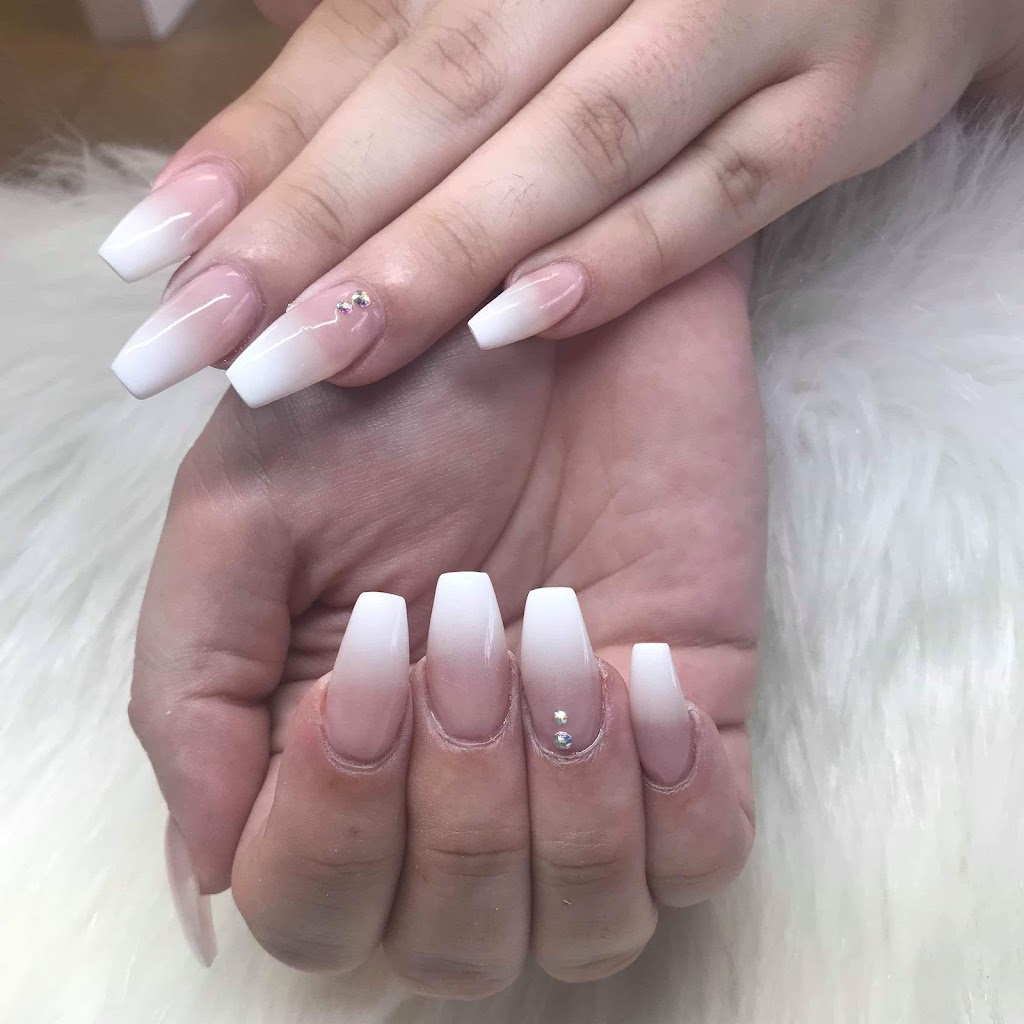 Majestic Nails | 6689 Lundys Ln, Niagara Falls, ON L2G 1V4, Canada | Phone: (905) 353-1864