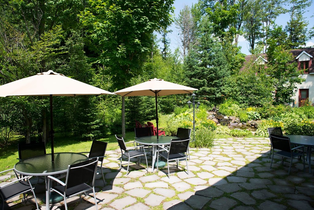 Auberge-Spa le Madrigal | 46 Boulevard de Bromont, Bromont, QC J2L 2K3, Canada | Phone: (450) 534-3588