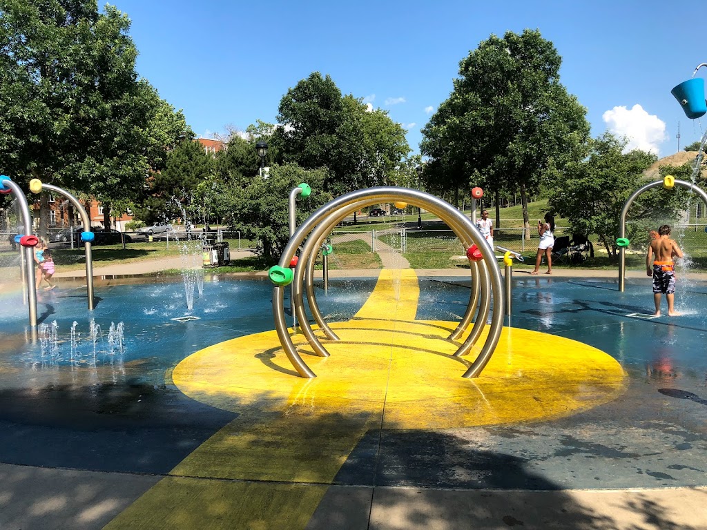 terrain de jeu pour enfant | Rue Beaubien E, Montréal, QC H1X 1P2, Canada | Phone: (514) 872-0311