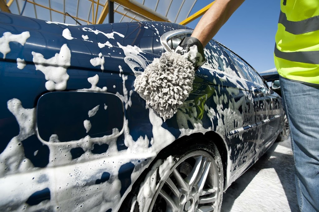 Kitchener Car Wash | 1166 Victoria St N, Kitchener, ON N2B 3C9, Canada | Phone: (519) 569-7772