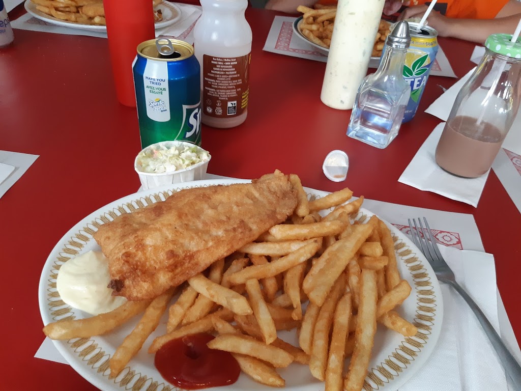 Grannys Seafood Restaurant and Ice Cream Parlour | 1193 Nova Scotia Trunk 2, Five Islands, NS B0M 1K0, Canada | Phone: (902) 728-3311