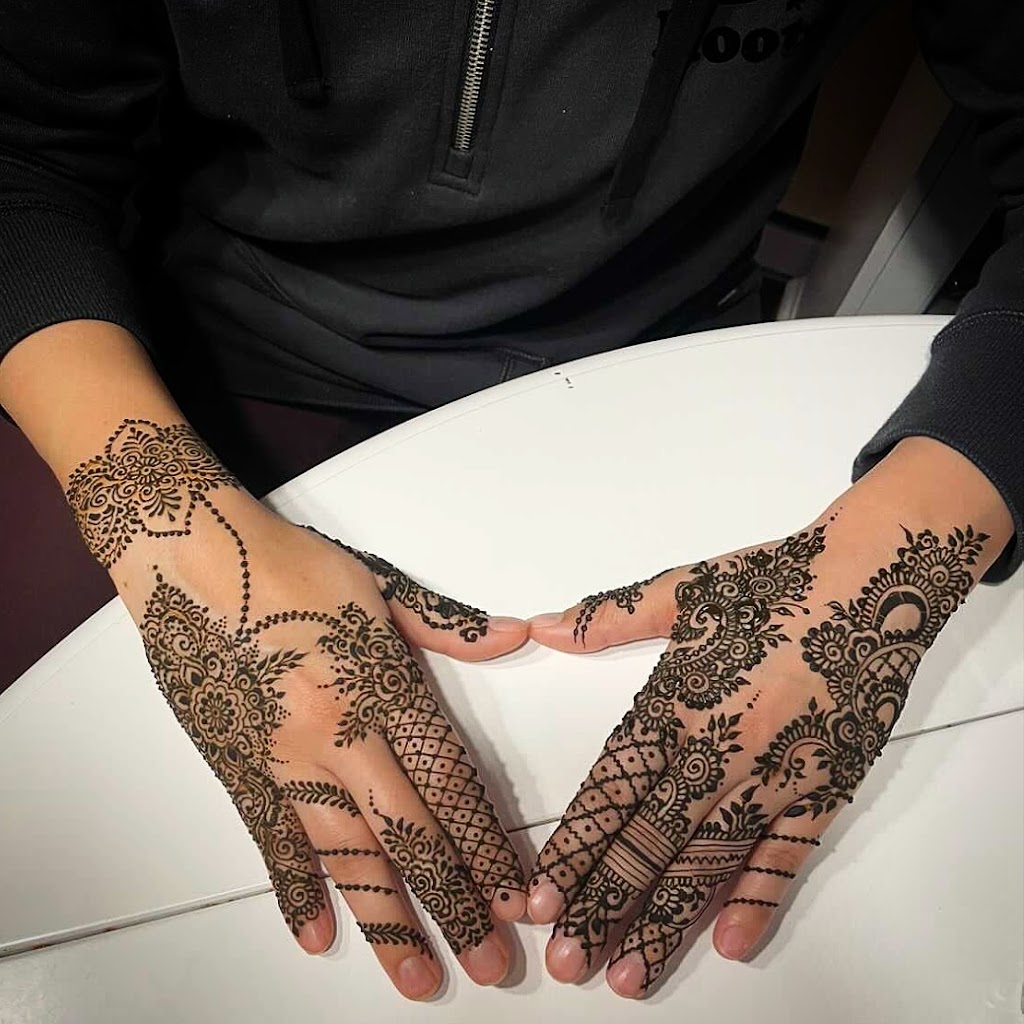 Fida Henna | 251 Rue Valérie, Saint-Lin - Laurentides, QC J5M 2T4, Canada | Phone: (514) 895-2333