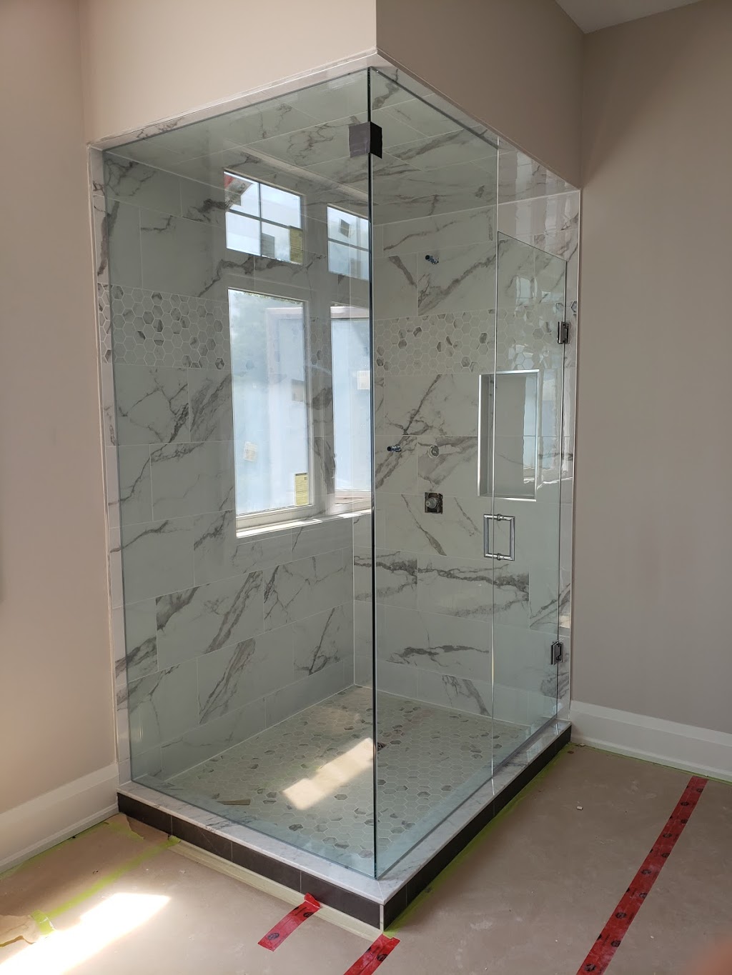 Marine Glass and Mirrors | 15 Upperview Pl, Whitby, ON L1R 0E5, Canada | Phone: (647) 830-9167