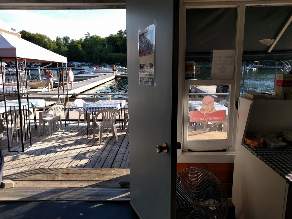 Lakeside Cafe | 54 Hatherley Rd, MacTier, ON P0C 1H0, Canada | Phone: (705) 375-1327