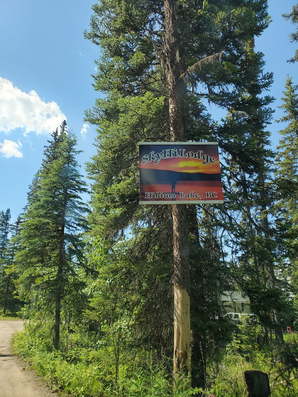 Sky hi lodge | 3462 Hihume Road, Hihume Lake, BC V0K 1H1, Canada | Phone: (604) 537-3099