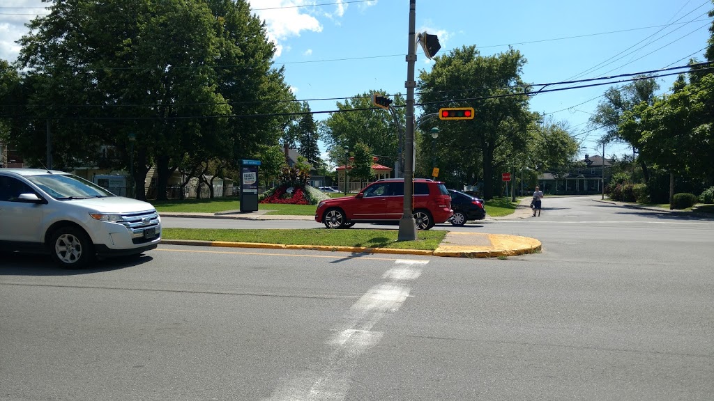 Parc Carré-Dorion | Autoroute du Souvenir, Vaudreuil-Dorion, QC J7V 0H4, Canada