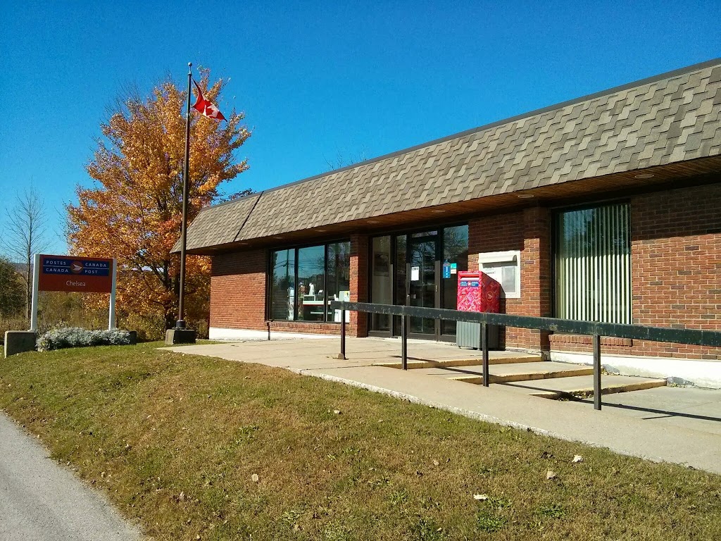 Canada Post | 28 Chemin Old Chelsea, Chelsea, QC J9B 1A0, Canada | Phone: (819) 827-1334