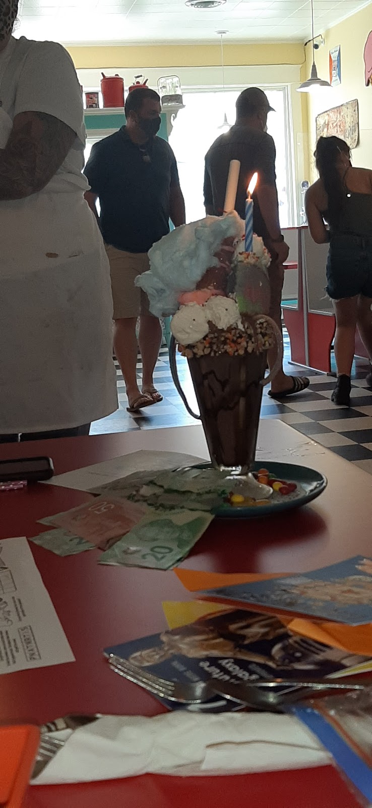 Shakes on Main | 465 Main St, Lawrencetown, NS B0S 1M0, Canada | Phone: (902) 584-7284