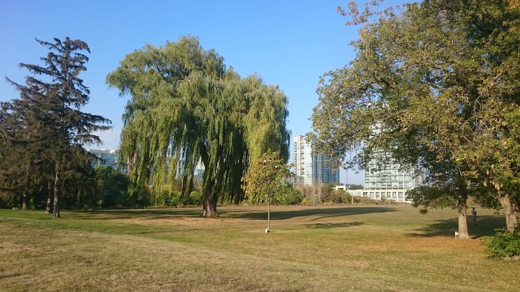 Grand Avenue Park | 1 Grand Ave, Etobicoke, ON M8Y, Canada | Phone: (416) 392-8188