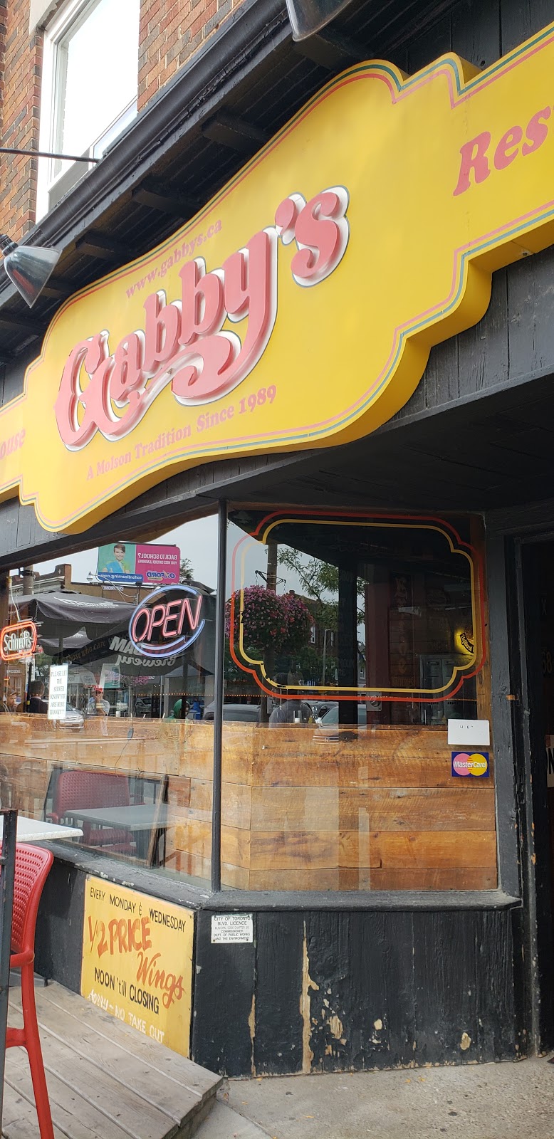 Gabbys | 3263 Yonge St, Toronto, ON M4N 2L4, Canada | Phone: (416) 322-3621