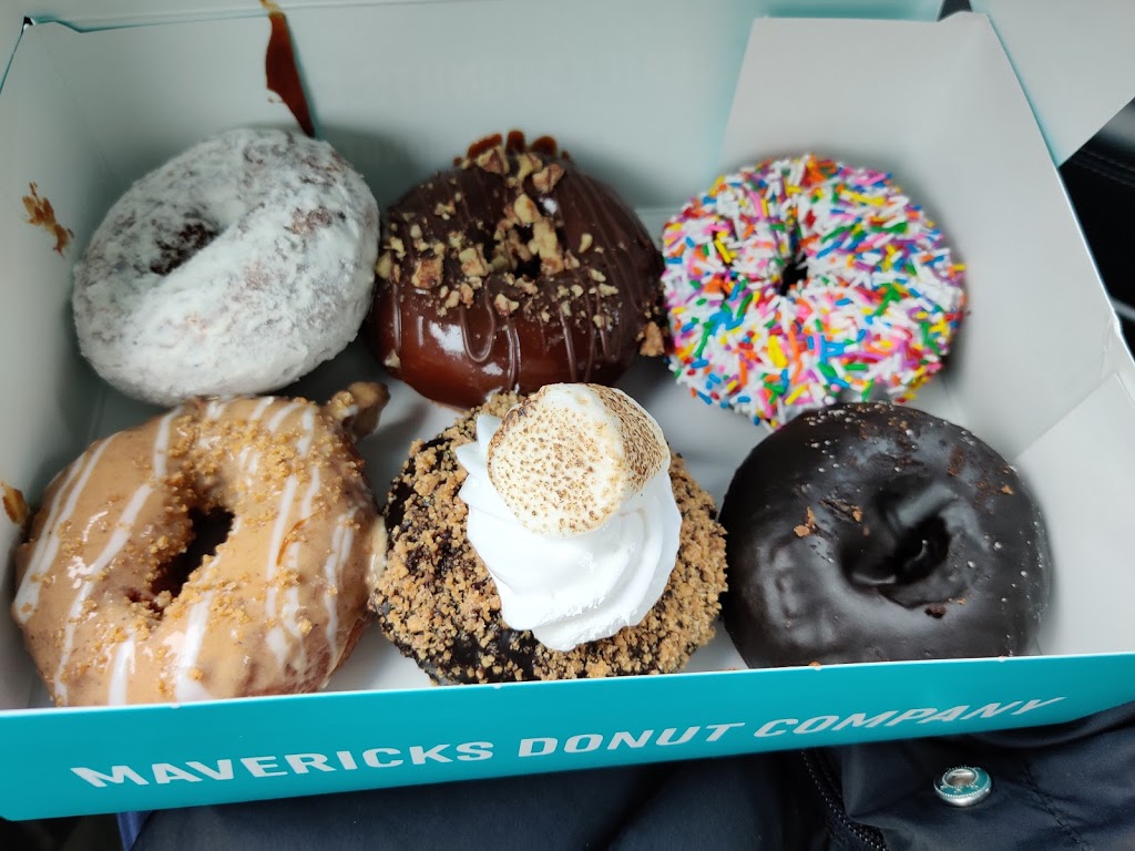 Mavericks Donut Company | 1408 Stittsville Main St #1, Stittsville, ON K2S 1V7, Canada | Phone: (613) 831-7337