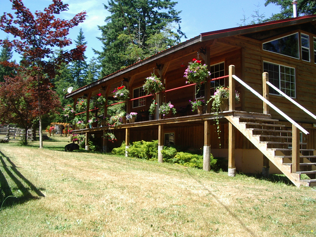 Cottage FARM | Gabby Rd, Courtenay, BC V9J 1V1, Canada | Phone: (250) 337-2357