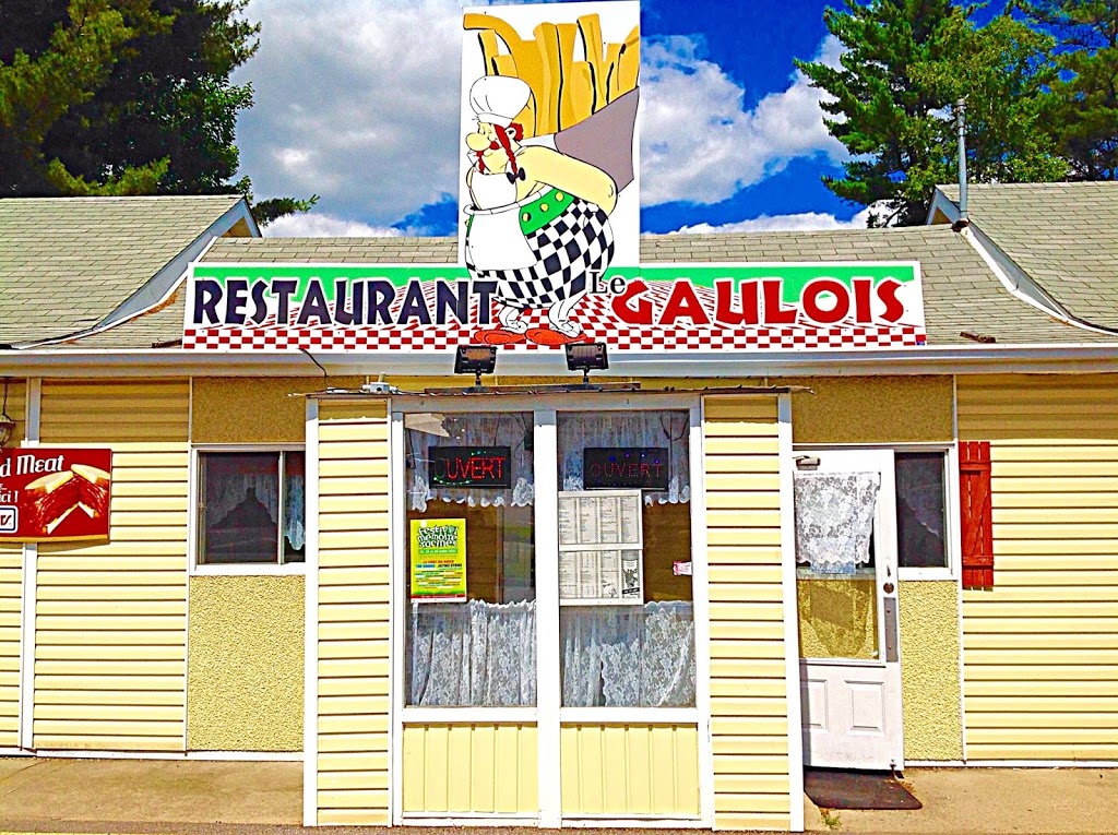 Restaurant Le Gaulois | 3620 Route de Sainte Béatrix, Sainte-Mélanie, QC J0K 3A0, Canada | Phone: (450) 752-2444