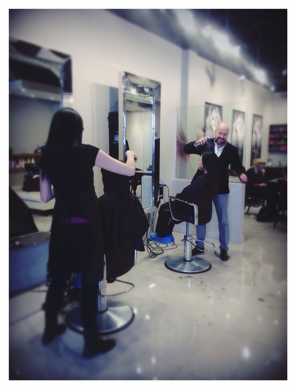 Coiffure urbaine par Guy Roy | 3250 Boulevard Curé-Labelle, Laval, QC H7P 0H9, Canada | Phone: (450) 680-3333