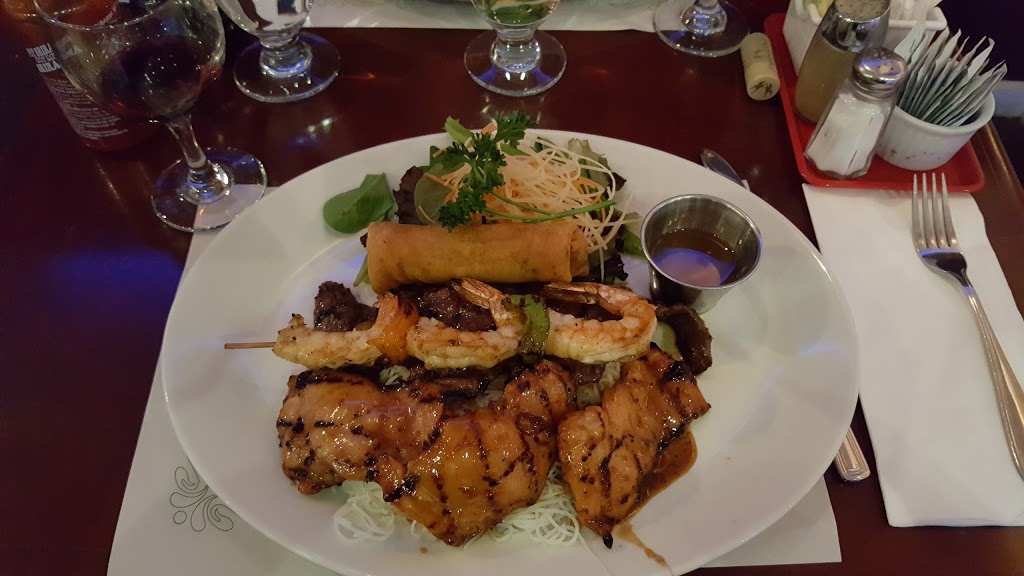 Restaurant Chez Lien | 753 Rue Saint-Laurent Ouest, Longueuil, QC J4H 1P3, Canada | Phone: (450) 332-5778