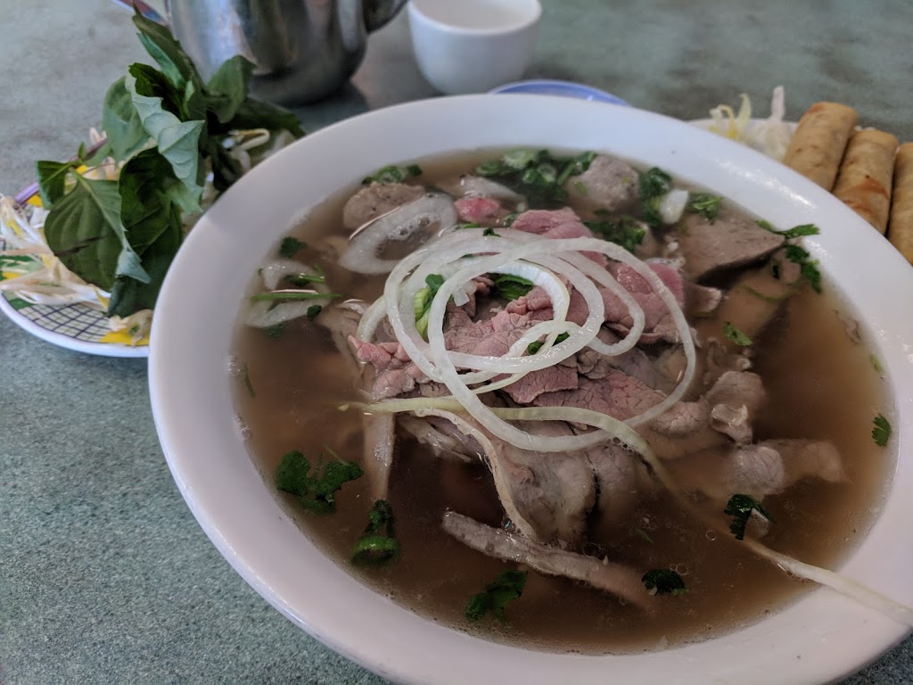 Pho Xuan Noodle House | 920 36 St NE #128, Calgary, AB T2A 6L8, Canada | Phone: (403) 204-1299