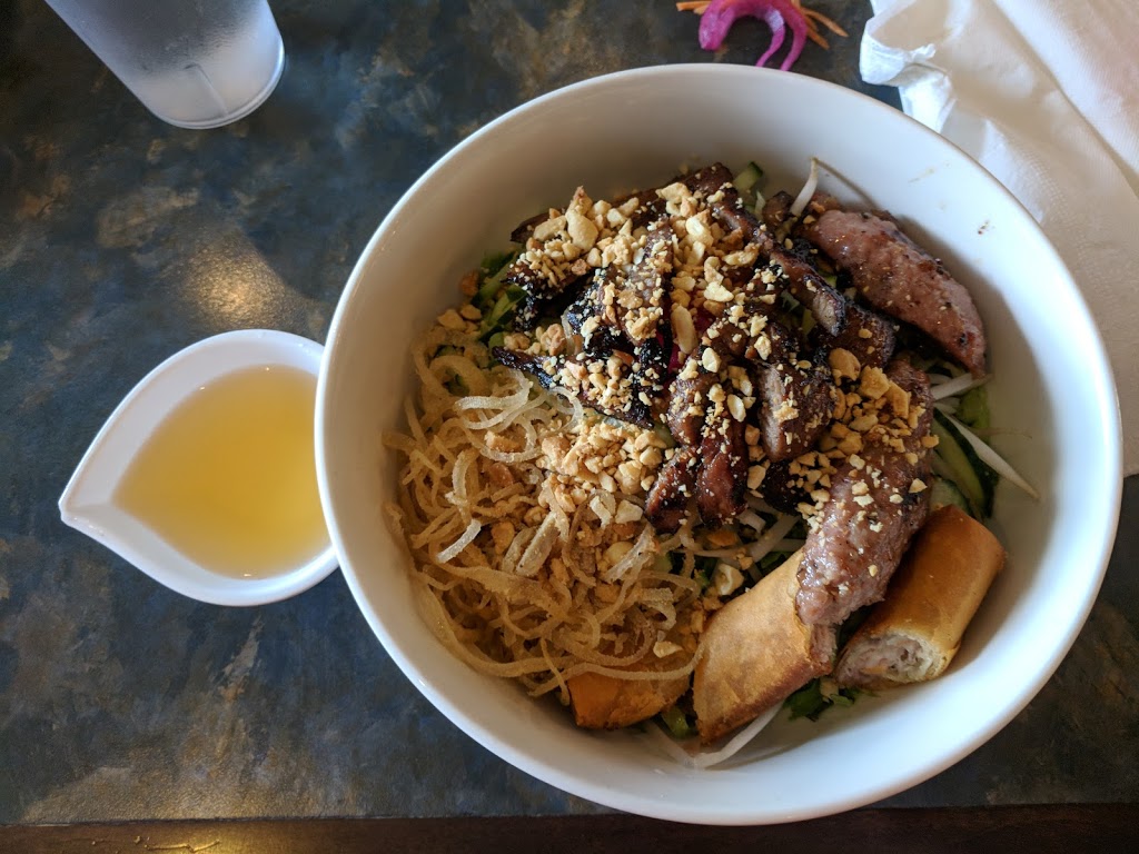 Pho Fusion | 16700 Bayview Ave, Newmarket, ON L3X 1W1, Canada | Phone: (905) 235-1054