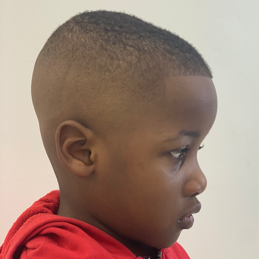 New Look Barbershop | 5451 Hwy 7 #6, Woodbridge, ON L4L 0B2, Canada | Phone: (905) 264-2225