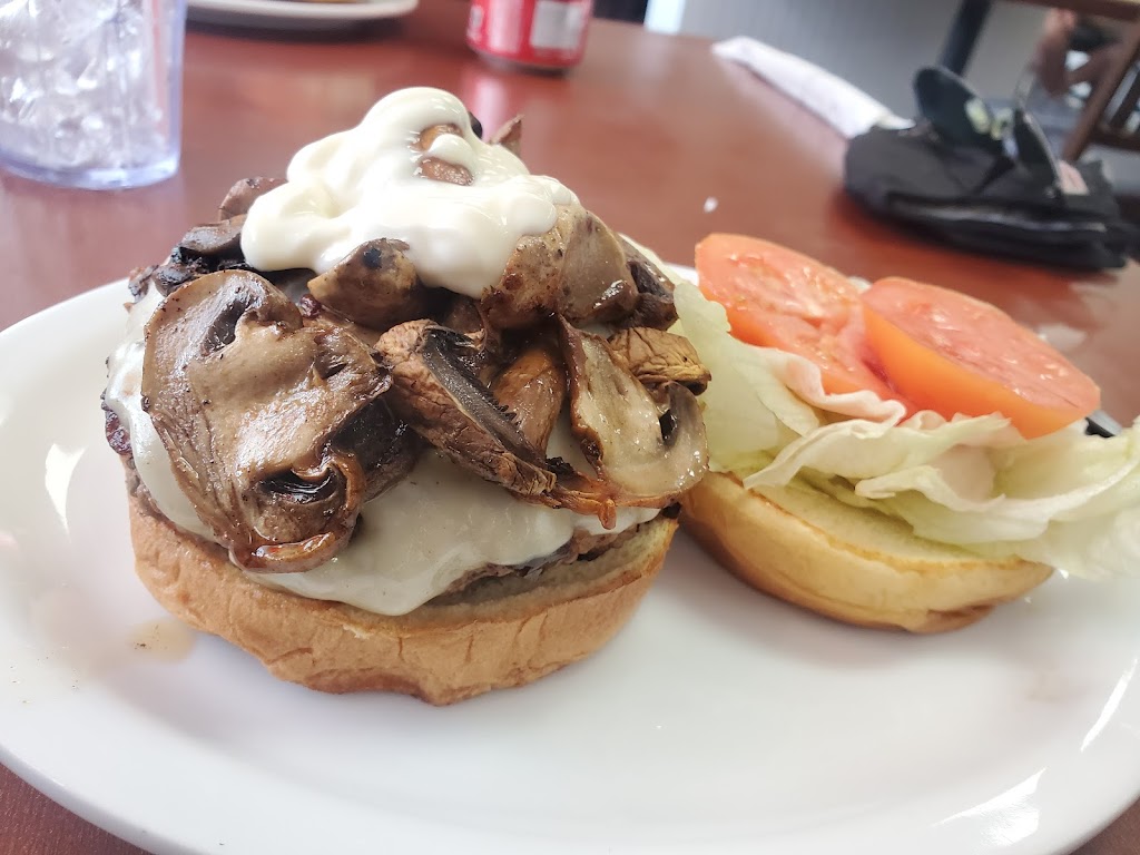 The Classics Diner | 1 Fairway Blvd, Bancroft, ON K0L 1C0, Canada | Phone: (613) 332-2815