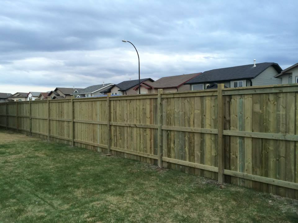 RJ Fencing | 3309 42 Ave, Red Deer, AB T4N 2Y7, Canada | Phone: (403) 506-2260